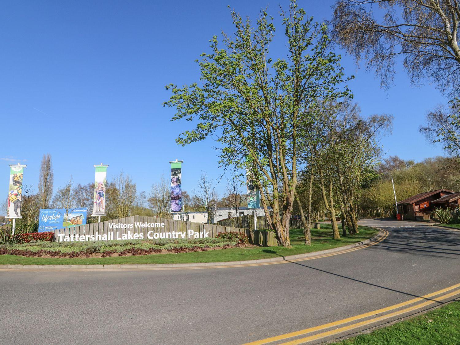 Muscovy Lodge With Hot Tub At Tattershall Lakes Country Park Bagian luar foto