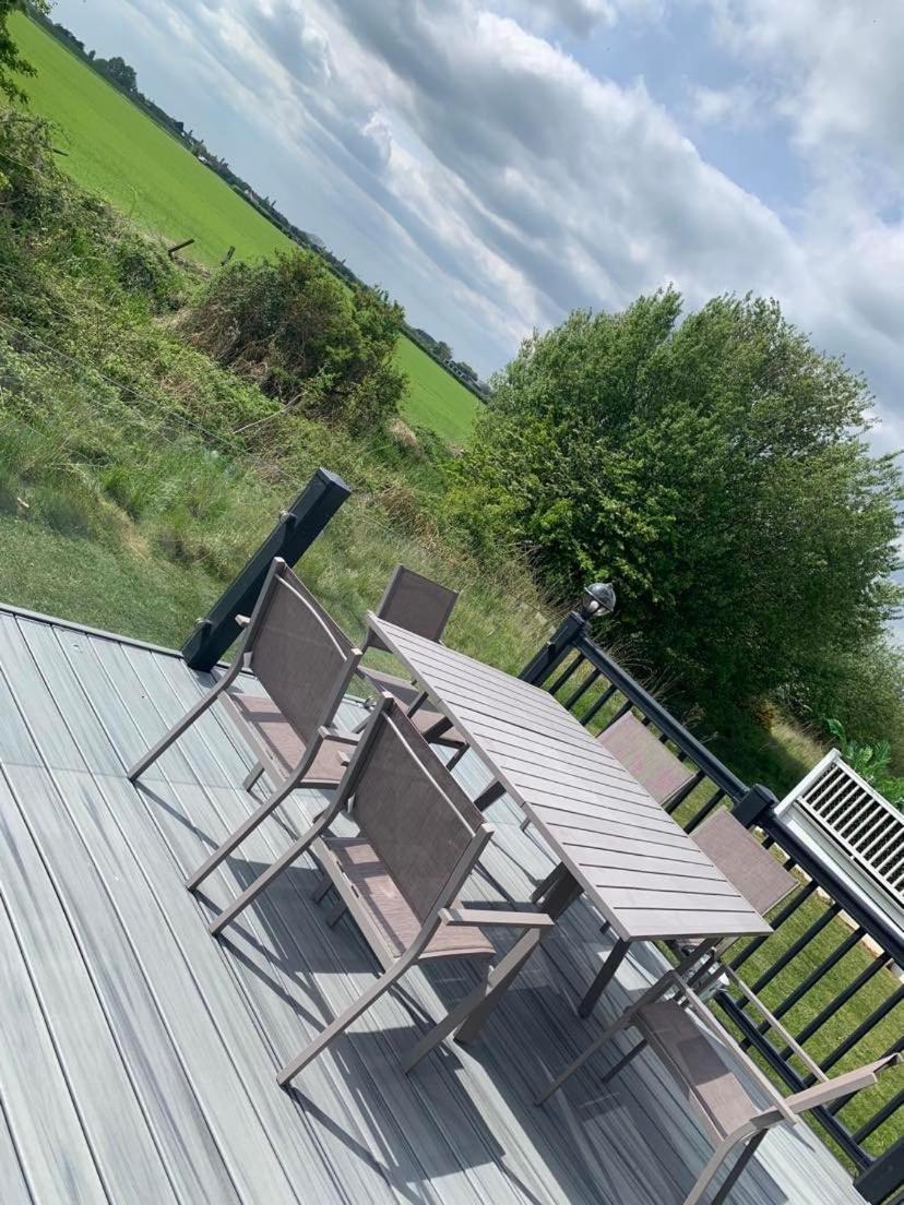 Muscovy Lodge With Hot Tub At Tattershall Lakes Country Park Bagian luar foto